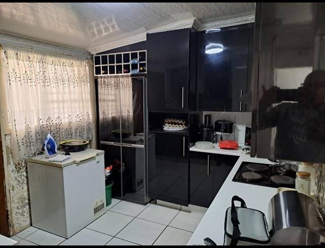 3 BEDROOM PROPERTY TO RENT IN KLIPSPRUIT WEST